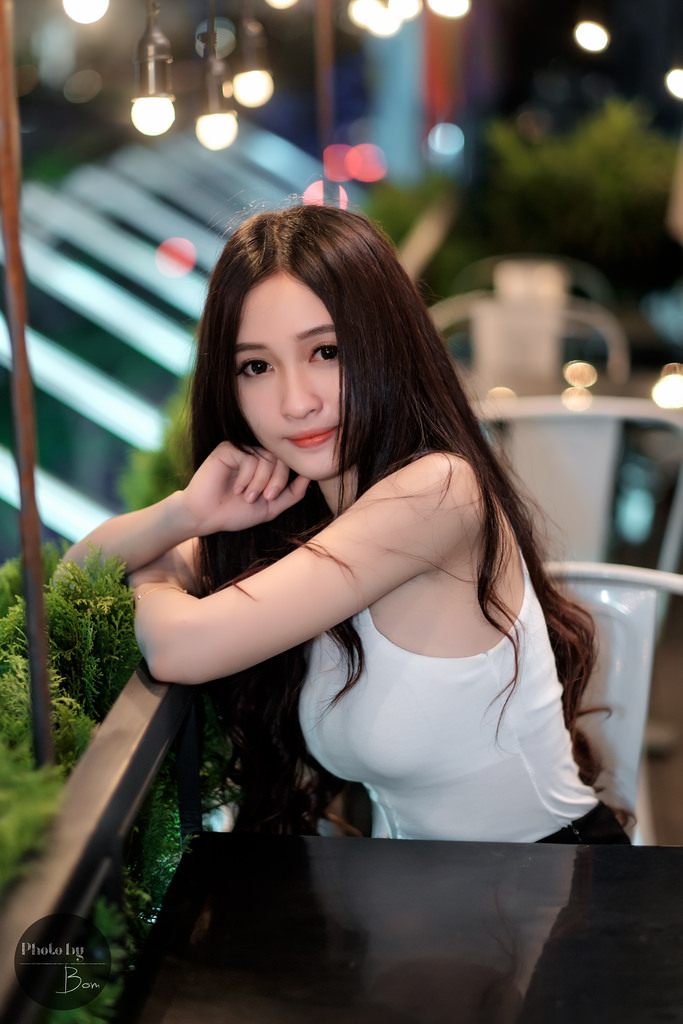 动漫男女打扑克